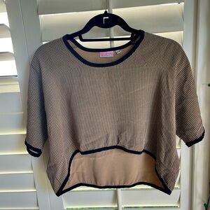 Striped cropped shirt